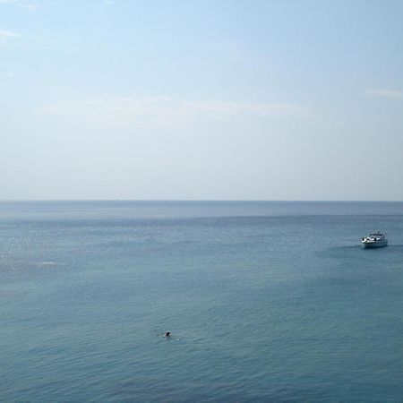 Panorama Hotel Agia Marina  エクステリア 写真