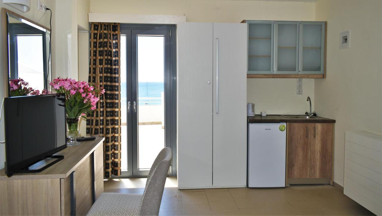 Panorama Hotel Agia Marina  エクステリア 写真
