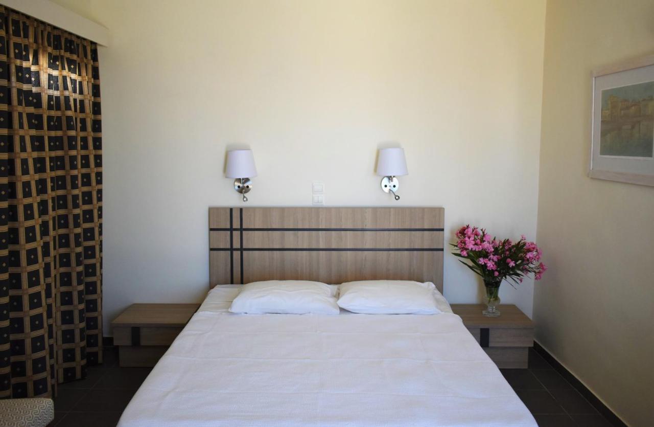 Panorama Hotel Agia Marina  エクステリア 写真