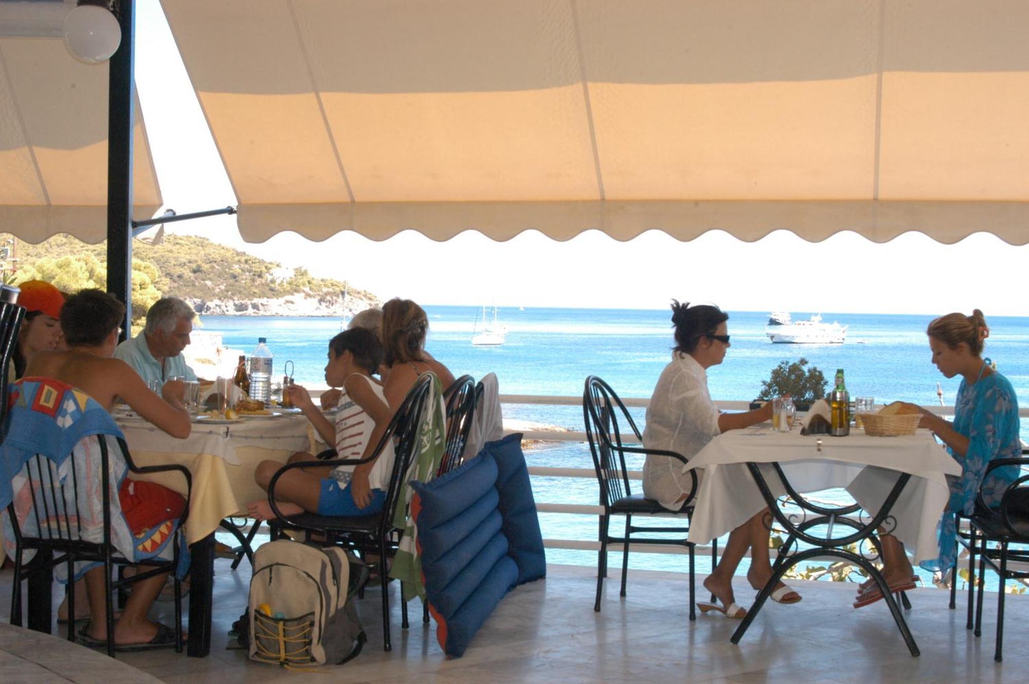 Panorama Hotel Agia Marina  エクステリア 写真